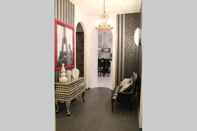 Appartamento Centre With 3 Bed Chez Claude *