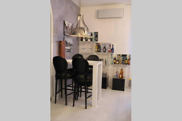 Centre With 3 Bed Chez Claude Appartamento Verona